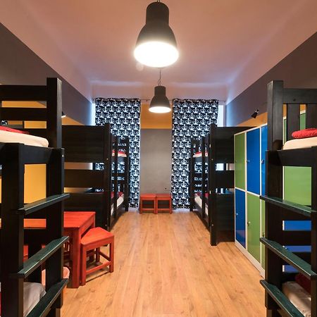 Hostel Elf Прага Экстерьер фото