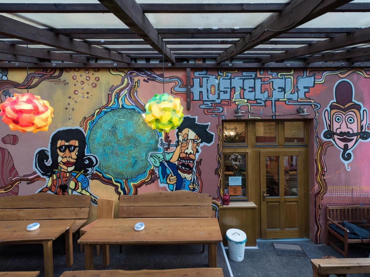 Hostel Elf Прага Экстерьер фото