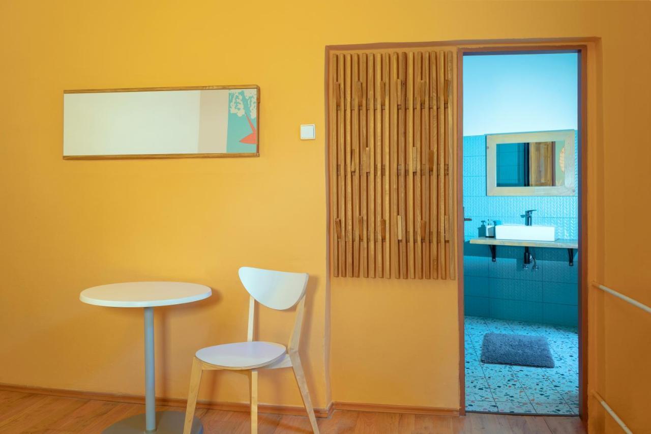 Hostel Elf Прага Экстерьер фото