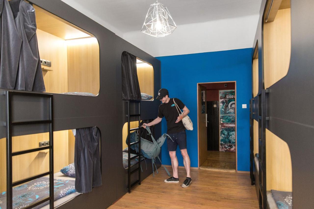 Hostel Elf Прага Экстерьер фото