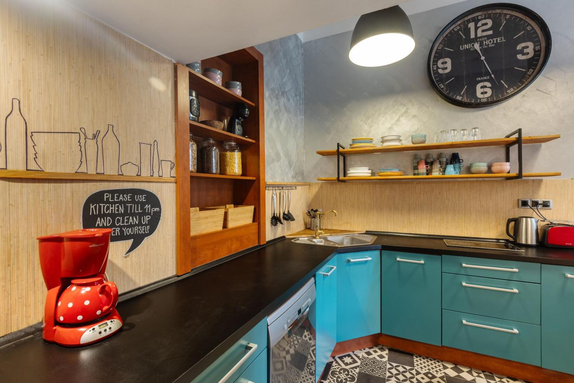Hostel Elf Прага Экстерьер фото