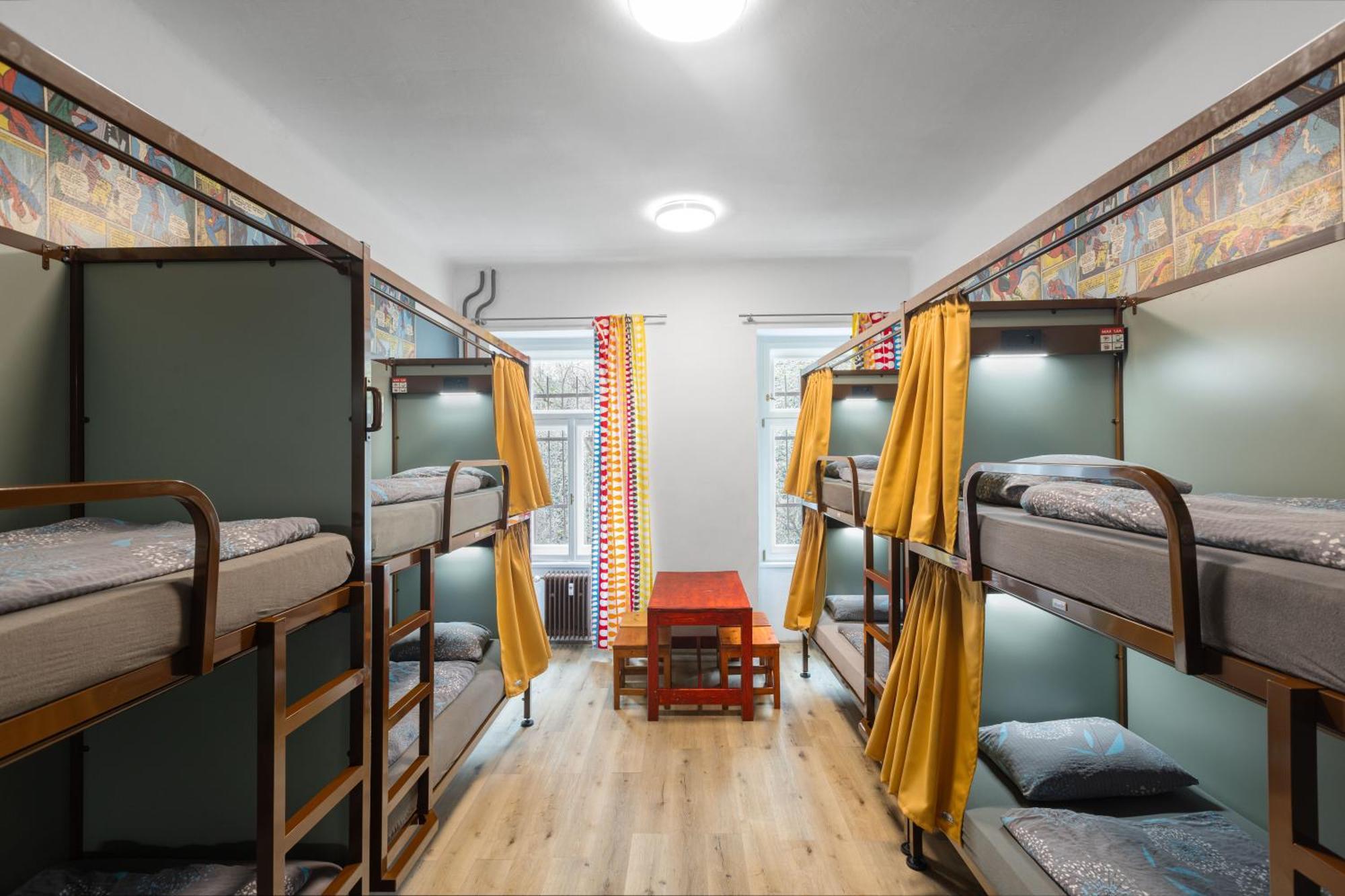 Hostel Elf Прага Экстерьер фото